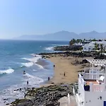 Seaview Coastal On Front Line With Amazing Sea Views And Large Terrace וילה *