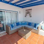 Seaview Coastal On Front Line With Amazing Sea Views And Large Terrace וילה *