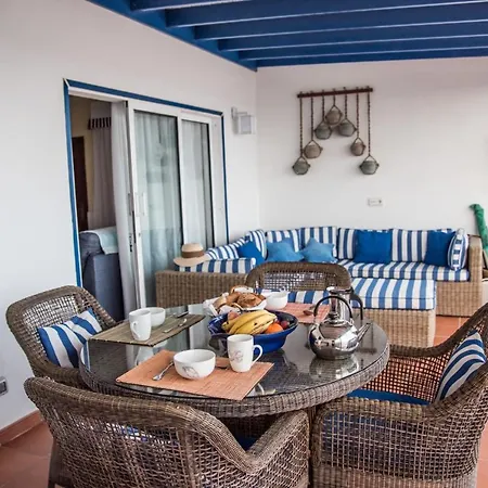 Seaview Coastal On Front Line With Amazing Sea Views And Large Terrace *