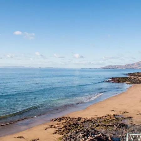 Seaview Coastal On Front Line With Amazing Sea Views And Large Terrace *