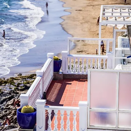 Seaview Coastal On Front Line With Amazing Sea Views And Large Terrace Villa Puerto del Carmen (Lanzarote)