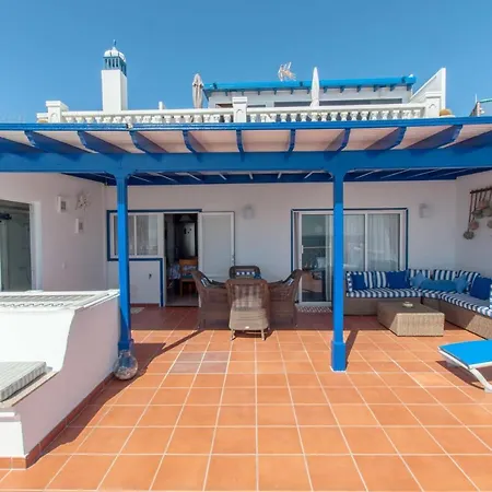 Seaview Coastal On Front Line With Amazing Sea Views And Large Terrace فيلة *