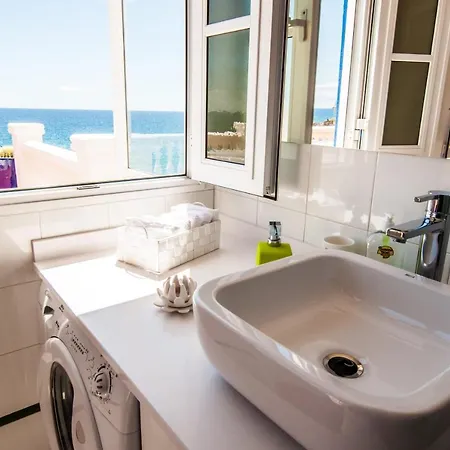 Seaview Coastal On Front Line With Amazing Sea Views And Large Terrace * Puerto del Carmen (Lanzarote)