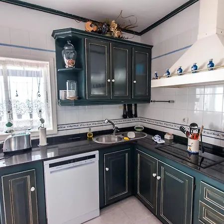 Seaview Coastal On Front Line With Amazing Sea Views And Large Terrace *
