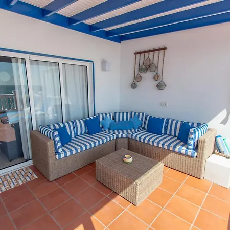 Seaview Coastal On Front Line With Amazing Sea Views And Large Terrace *