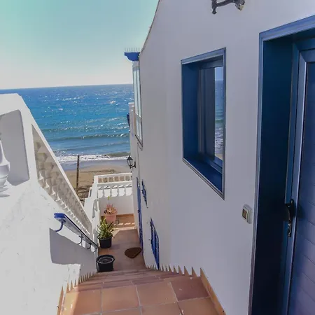 Seaview Coastal On Front Line With Amazing Sea Views And Large Terrace Villa *