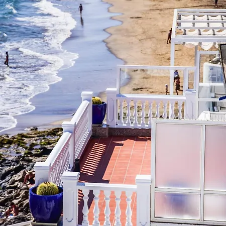 Seaview Coastal On Front Line With Amazing Sea Views And Large Terrace * Puerto del Carmen (Lanzarote)
