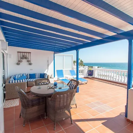 Seaview Coastal On Front Line With Amazing Sea Views And Large Terrace Villa Puerto del Carmen (Lanzarote)