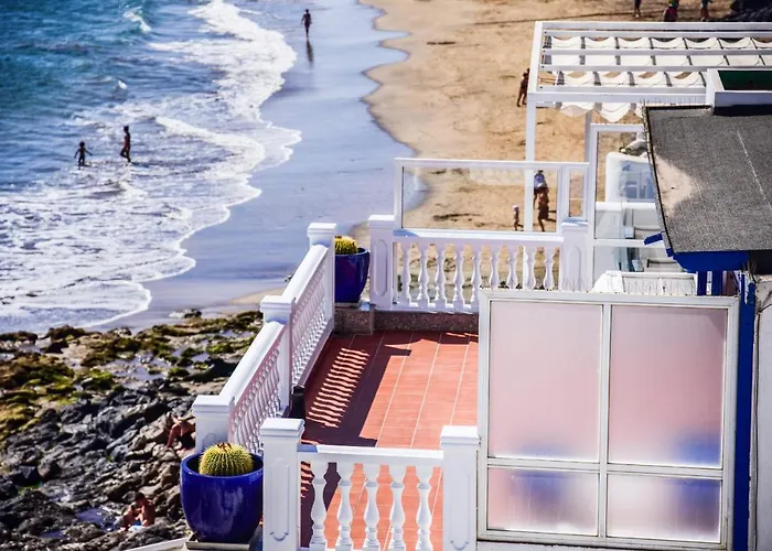 Seaview Coastal On Front Line With Amazing Sea Views And Large Terrace Willa Puerto del Carmen (Lanzarote)