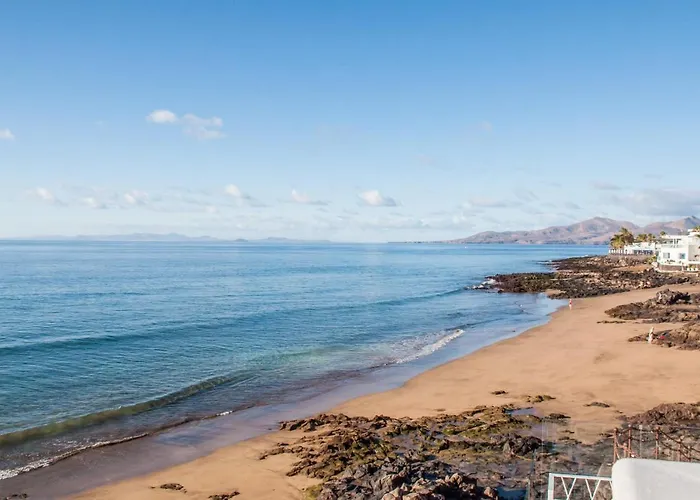 Seaview Coastal On Front Line With Amazing Sea Views And Large Terrace *