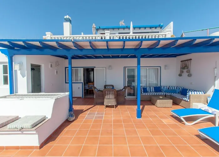 Seaview Coastal On Front Line With Amazing Sea Views And Large Terrace Villa *